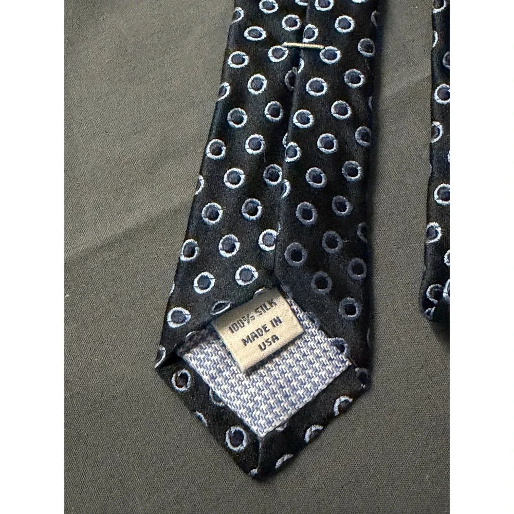 John W. Nordstrom Tie Mens OS Black Excellent Silk Circle Medallion USA Made